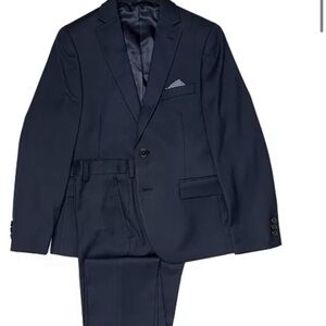 Ralph Lauren boys suit in navy blue. Size 8.